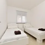 شقة 396 ميدولين