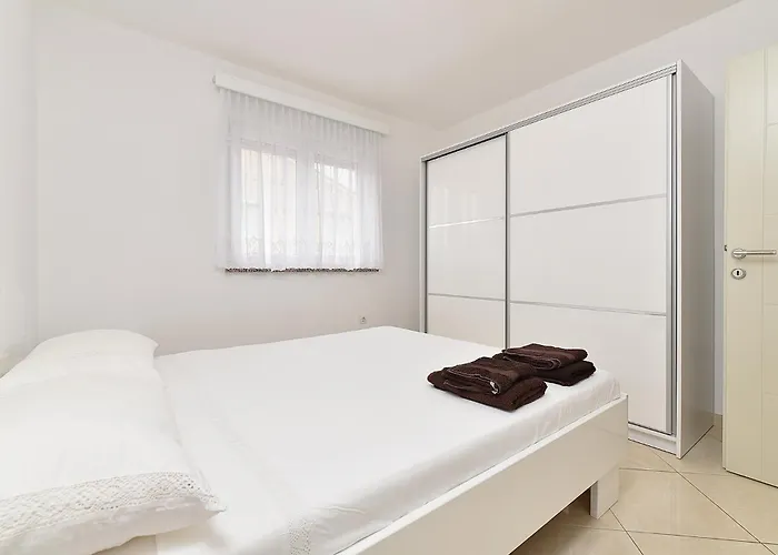 396 Apartament