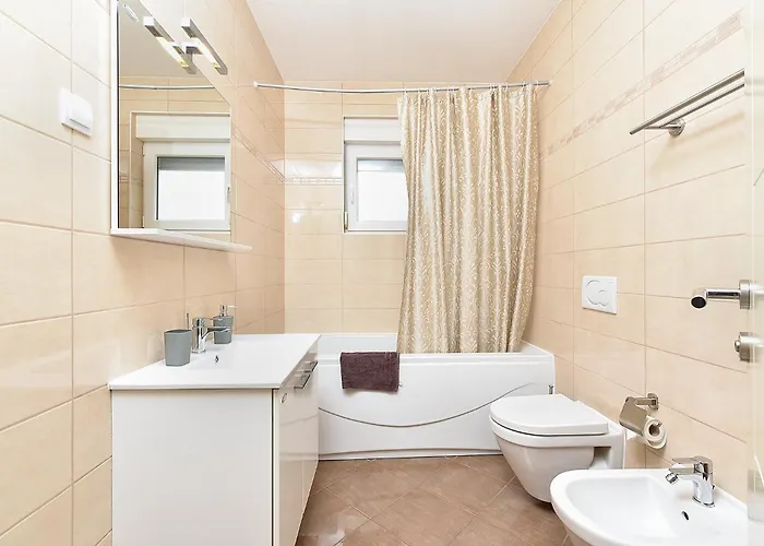 Apartament 396 *