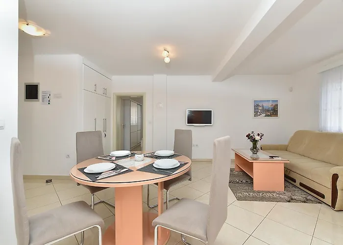 396 Apartament *