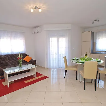 396 Apartment *